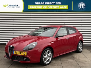 Alfa Romeo Giulietta 1.4 Turbo MultiAir Super Pack Veloce | Navigatie | Parkeersensoren | NL Auto | Climate Control | Alcantara