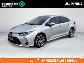Toyota Corolla Sedan 1.8 Hybrid Dynamic | Parkeersensoren | Carplay | Stoelverwarming | 17 inch LM-velgen |