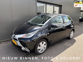 Toyota Aygo 1.0 VVT-i x-play / Airco / Camera / Carplay!