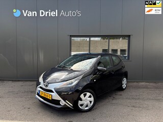Toyota Aygo 1.0 VVT-i x-play / Airco / Camera / Carplay!