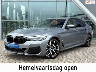 BMW 520i Business Edition Plus M Sport Trekhaak / Schuifdak / Stuurverwarming