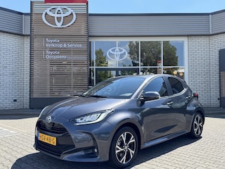 Toyota Yaris HYBRID 115 DYNAMIC COMFORT-PACK STOEL/STUURVERW PARK-SENSOREN BLIND-SPOT APPLE/ANDROID KEYLESS 16" LM-VELGEN ALL-SEASONS NL-AUTO