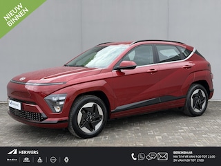 Hyundai Kona Comfort Smart 48.4 kWh / SOH 100% / Fabrieksgarantie tot 2-2030 / Adaptieve Cruise / Navigatie / Camera / Stoel Verwarming / Stuurwiel Verwarming / Adaptieve Cruise /