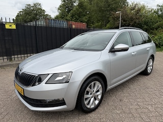 Skoda Octavia Combi 1.5 TSI DSG Greentech Business Edition Carplay