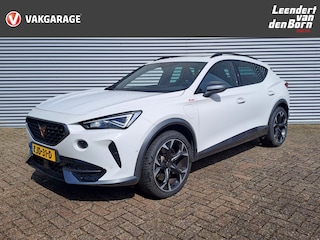 Cupra Formentor 1.4 e-Hybrid VZ Performance | Stuur verwarmd | Voorstoelen Verwarmd | Cruise control adaptief | Automaat | Navi | Camera | Apple Carplay/Android Auto | Elektrisch glazen panorama-dak
