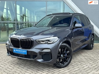 BMW X5 XDrive45e High Executive M Sport 394pk Trekhaak / Panoramadak / Stuurverwarming