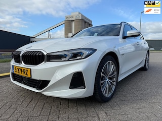 BMW 3-serie Touring 330e_LEER_NAVI_NETTE_AUTO!