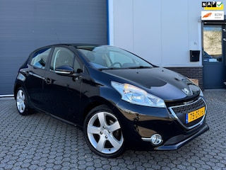 Peugeot 208 1.2 VTi Blue Lease | Navi | Trekhaak | 17 Inch | 5Drs