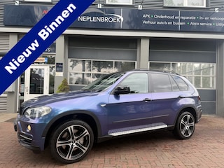 BMW X5 xDrive48i High V8 Executive Leer,Schuifdeur,20Inch,Navi,Cruise Trekhaak Bj 2007 355pk Speciale kleur folie