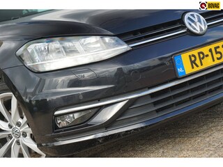 Volkswagen Golf 1.4 TSI Connected Series | Deep Black Metallic | AppleCarplay/Navi/Cruise/Bluetooth/A