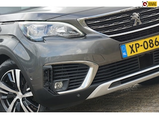 Peugeot 5008 1.2 PureTech Allure AUT | Gris Platinium | Carplay/Stoelverwarming/Cruise/Camera - Keurig!