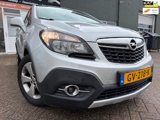 Opel Mokka 1.4 T Cosmo van 2de Eig met parkeersensoren en trekhaak en bluetooth telefoon en cruise controle en airco