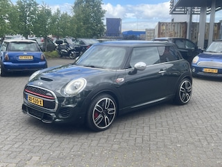Mini Cabrio 2.0 JCW. Chili