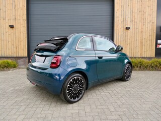 Fiat 500 La Prima 42 kWh cabrio *Carplay *Unieke kleur