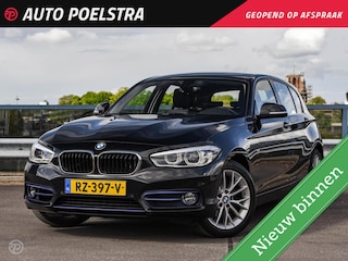 BMW 118i Corporate Lease High Executive | Sport Line | Leder| Sportstoelen | Camera | LED | Navigatie | Stoelverwarming | 17"