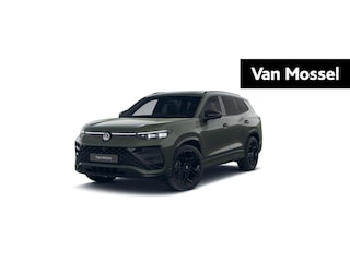 Volkswagen Tayron 1.5 eHybrid R-Line Edition 272PK | Navigatie | Adaptieve cruise control | Elektrische stoelen | Elektrische klep | Harman Kardon | Trekhaak | Panoramaschuif-kanteldak | 20"inch velgen | Black style Pakket | Voorstoelen en achterbank verwarmd | Stuurverwarming | 360 camera |
