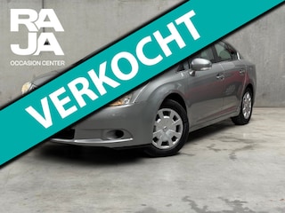 Toyota Avensis 1.6 VVTi Comfort Navi Clima Trekhaak super onderhouden