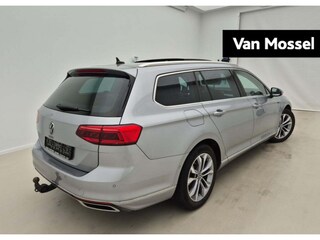 Volkswagen Passat VARIANT 1.4 TSI GTE BUSINESS DSG | Automaat | Navigatie | Camera | Panoramadak | Trekhaak | Lederen Bekleding | Adaptive Cruise Control | Climate Control | Stoelverwarming | Parkeersensoren | LED | Lichtmetalen velgen |
