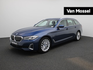 BMW 5-serie Touring 520e 150kW | PANORAMADAK | ACHTERUITRIJCAMERA 360° | LEDER INTERIEUR | GROOT NAVIGATIE | CLIMATE CONTROL | LED VERLICHTING | TREKHAK WEGKLAPBAAR |
