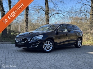 Volvo V60 1.6 T4FMomentu/182PK/NW APK/1E EIG/AIRC/CRUISE/PDC