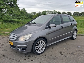 Mercedes-Benz B-klasse 180 BlueEFFICIENCY Business CLass bj 2011 AIRCO