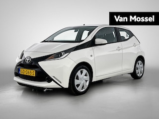 Toyota Aygo 1.0 VVT-i x-play | Navigatie | Camera | Cruise Control | Bluetooth | Airco
