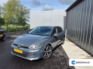 Volkswagen Golf 1.5 eHybrid Life Edition 204Pk DSG/AUTO | Glazen panorama-dak | Achteruitrijcamera | Apple carplay Android auto | Keyless entry/start | Cruise control adaptief | Parkeer assistent | DAB | 18"LMV