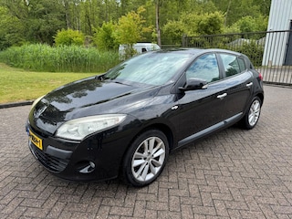 Renault Mégane 1.6 Celsium/NAVI/CRUISE/CLIMA/PARKEERSENSOR VOOR EN ACHTER