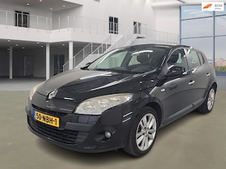 Renault Mégane 1.6 Celsium/NAVI/CRUISE/CLIMA/PARKEERSENSOR VOOR EN ACHTER