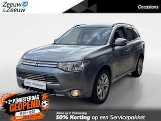 Mitsubishi Outlander 2.0 PHEV Instyle+ | Stoelverwarming voor | Leder interieur | Achteruitrijcamera | Climate control | Cruise Control