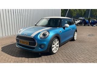 Mini Cooper 1.5 Chili Serious Business | Achteruitrijcamera | Afwijkende dakkleur | Bluetooth telefoonvoorbereiding