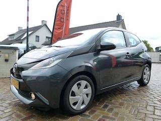 Toyota Aygo 1.0 VVT-i x-play, CAMERA/AIRCO/CV AFSTAND