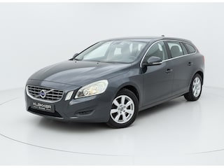 Volvo V60 2.0 D3 Momentum Schuifdak|Leder|Navi|Dealer onderhouden