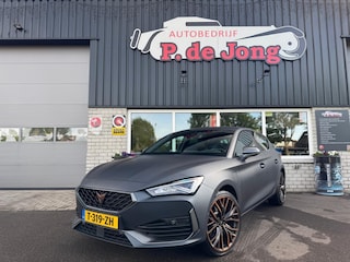 Cupra Leon 1.4 eHybrid VZ uitvoering Blis Camera Carplay Speciale matte lak 245pk