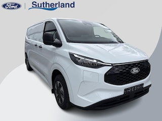 Ford Transit Cust. 340 L2H1 Trend 71 kWh 136pk | Bekleding zijwand en achterdeuren (volledig) | Laadvloer bescherming | 8-weg verstelbare en verwarmbare bestuurdersstoel met armsteun (i.c.m. bijrijdersbank) | Trekhaakvoorbereiding | Allweather banden | AGM accu | Laadkabel 10 | LED laadruimteverlichting (5 spots) | Vehicle Integration System