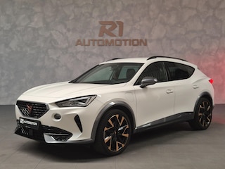 Cupra Formentor 1.4 e-Hybrid Business|KEYLESS & GO|SFEERVERLICHTING|STUURVERWARM|TREKHAAK|NAVIGATIE|CARPLAY|LAGE KM|GOED ONDERHOUD