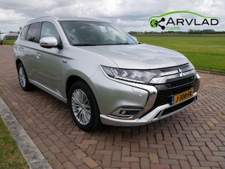 Mitsubishi Outlander 2.4 PHEV Instyle PANO AUDIO LEATHER ** 12999 NETTO **