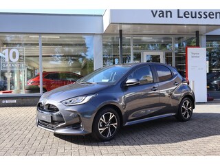 Toyota Yaris 1.5 HYBRID 115 STYLE STOEL&STUURVERW. LED DODEHOEKDETECTIE KEYLESS PARK.SENSOREN V+A PRIVACYGLASS STOELVERW.