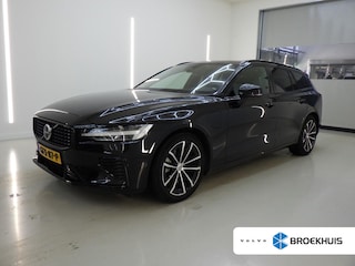 Volvo V60 T6 Plug-in hybrid AWD Ultra Dark | Panoramadak | Adaptieve LED | Trekhaak | Harman/Kardon | Adaptieve Cruise | Stoelverwarming |