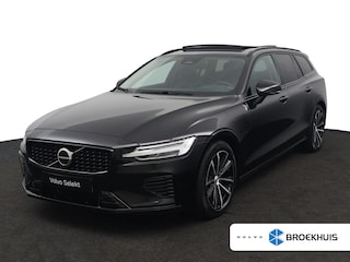 Volvo V60 T6 Plug-in hybrid AWD Ultra Dark | Panoramadak | Adaptieve LED | Trekhaak | Harman/Kardon | Adaptieve Cruise | Stoelverwarming |
