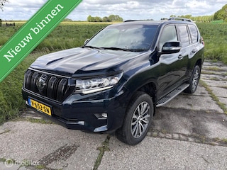 Toyota Land Cruiser 2.8 D-4D-F Executive Window Van