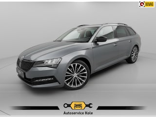 Skoda Superb Combi 1.5 TSI Sportline * Sideassistent * Memory * Trekhaak * Achterbank verwarmd *
