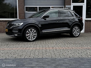 Volkswagen T-Roc 1.5 TSI Sport LEDER/CAMERA/LED/PANO/VOL!