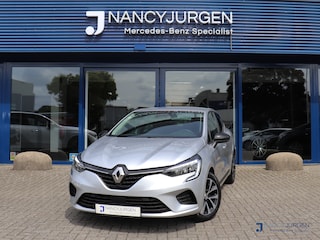Renault Clio 1.6 E-Tech Hybrid 145 Equilibre | Automaat | Airco | Cruise Control | LED | Apple Carplay/Android Auto | Parkeer Sensoren | 16" Two Tone Velgen |