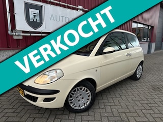 Lancia Ypsilon 1.2 Argento // Airco // 103DKM NAP