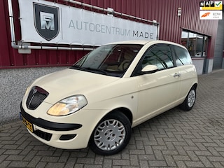 Lancia Ypsilon 1.2 Argento // Airco // 103DKM NAP