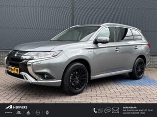 Mitsubishi Outlander 2.4 PHEV Pure / trekhaak / 1500 kg trekgewicht / Apple carplay / Android auto / achteruitrijcamera / cruise control / voor en achteruitrijsensoren /