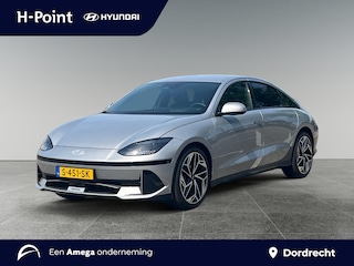 Hyundai Ioniq 6 Lounge 77.4kWh 228pk | LEDER | 800VOLT ULTRA SNELLADEN | ELEK. VERSTELBARE STOELEN | MEMORY FUNCTIE | 360° CAMERA | APPLE CARPLAY / ANDROID AUTO | ADAPTIVE CRUISE | STOEL + STUURVERW. |
