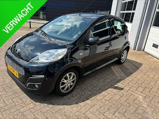 Peugeot 107 1.0 Première Leuke complete auto met weinig kilometers