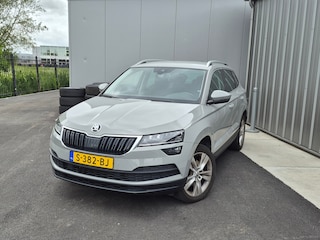Skoda Karoq 1.5 TSI ACT Style Business 150 PK DSG/AUTO | Trekhaak | Stoelverwarming | Keyless entry/start | Cruise control | NAvigatie full map | Parkeersensoren | Apple carplay Android auto | DAB | 18"LMV